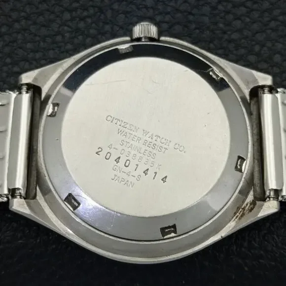 Vintage 1976 Citizen Automatic Mens Silver Watch W/daydate & Silver accents